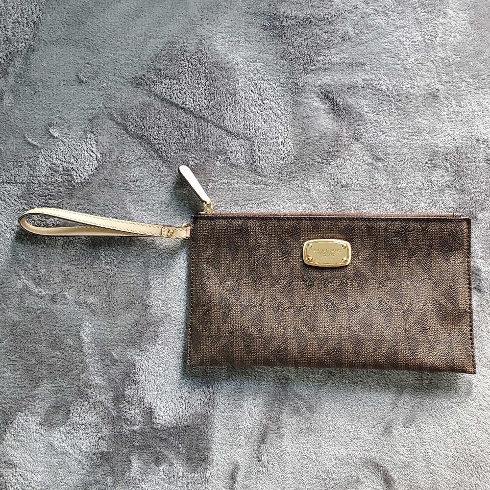 MK Wristlet